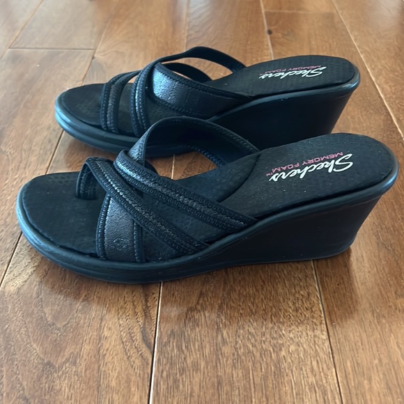 Skechers women’s wedges - Picture 2 of 4